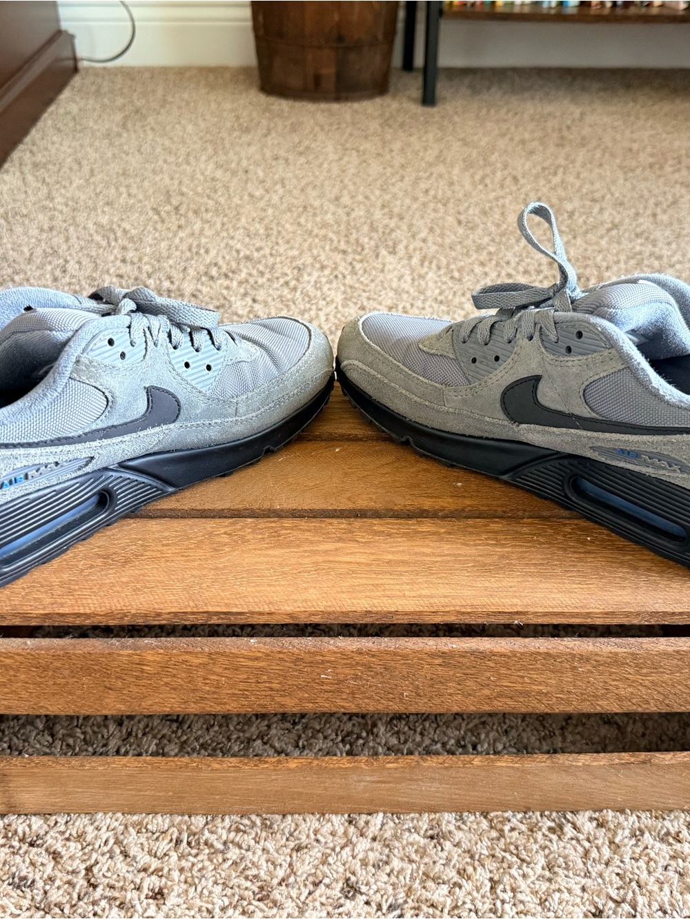 Men’s Nike Air Max 90 athletic shoes - Picture 5 of 7
